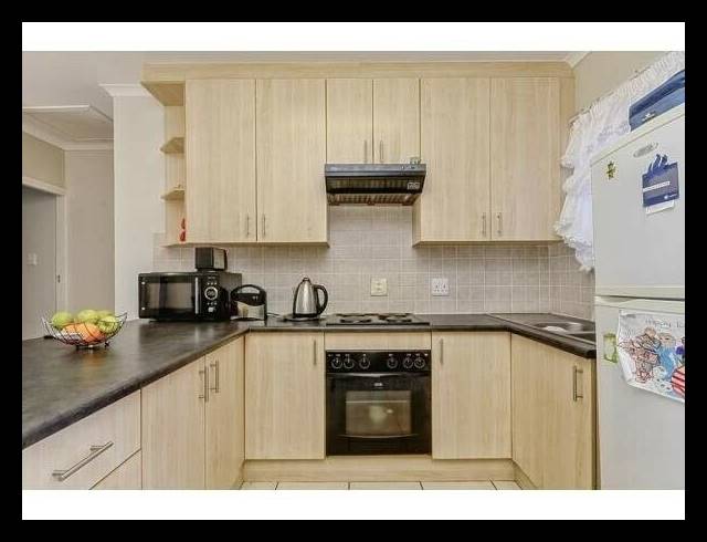 2 BEDROOM TOWNHOUSE RENTED IN WALMER HEIGHTS